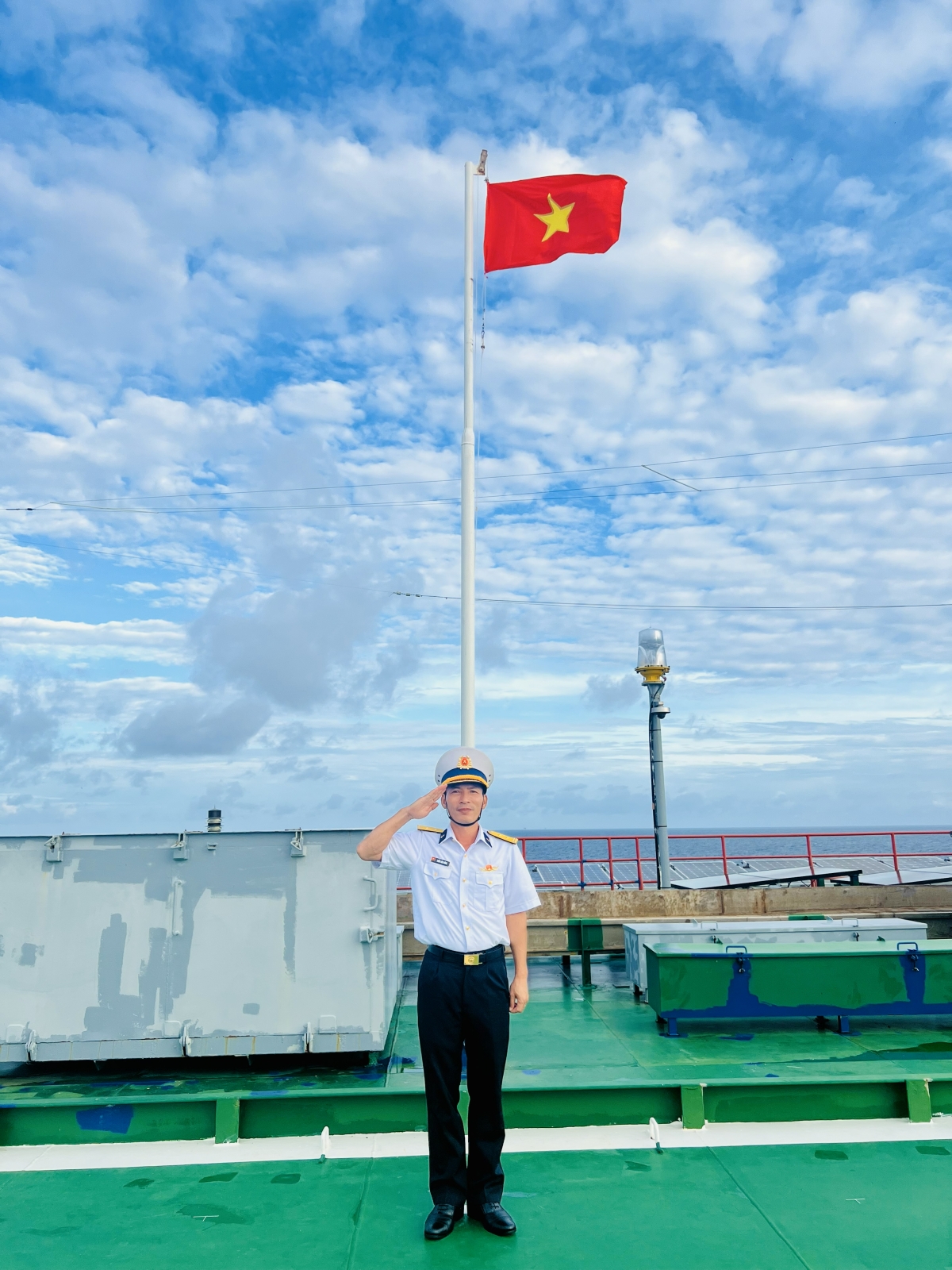 Chân dung Bí thư Chi bộ Nhà giàn được Ban Tổ chức Trung ương tuyên dương