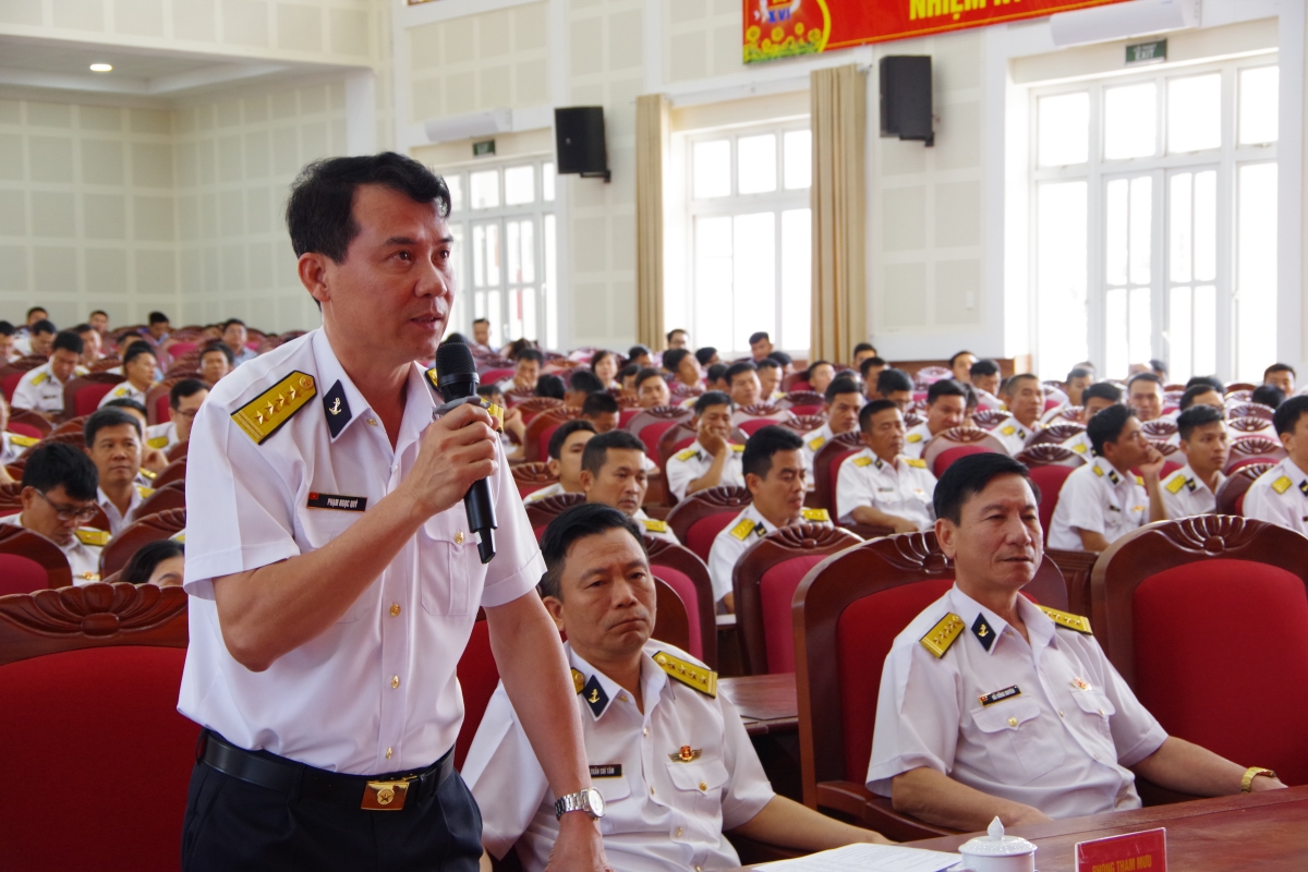 Đại tá Phạm Ngọc Quý, Chủ nhiệm Chính trị Vùng 2 phát biểu về chương trình hành động của các ứng viên