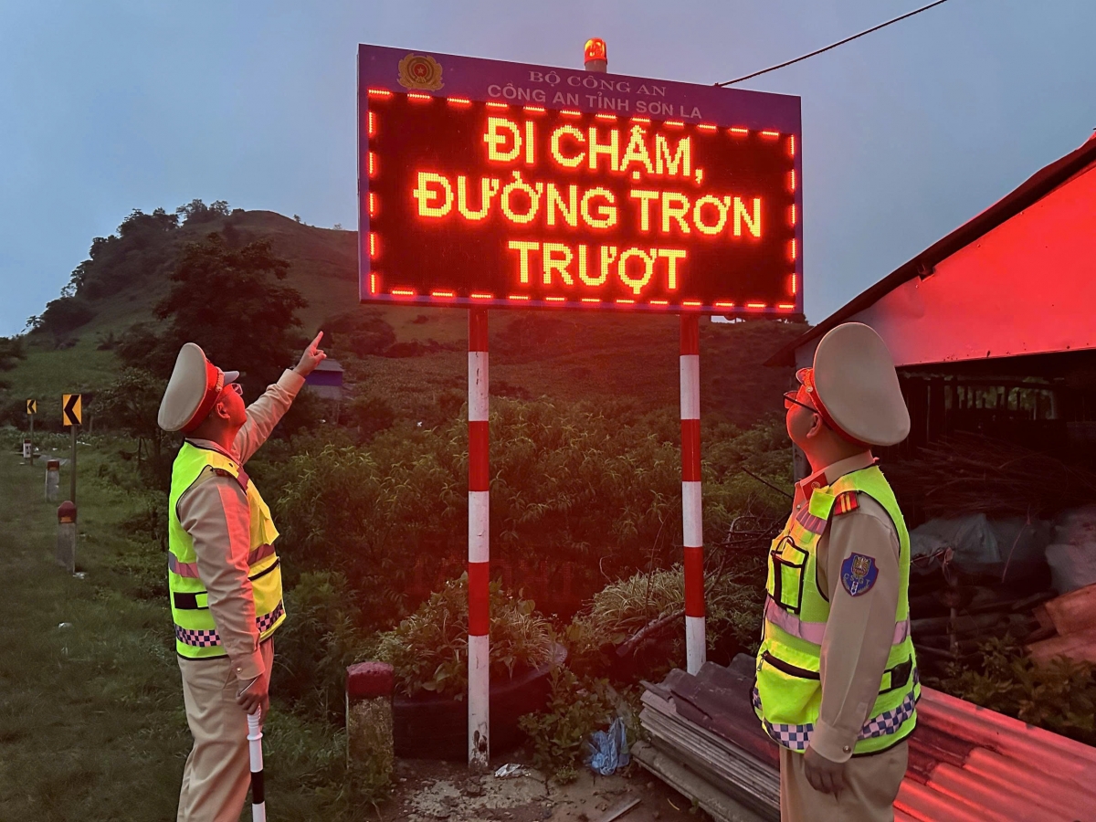 Tăng cường biển báo hướng dẫn giao thông.