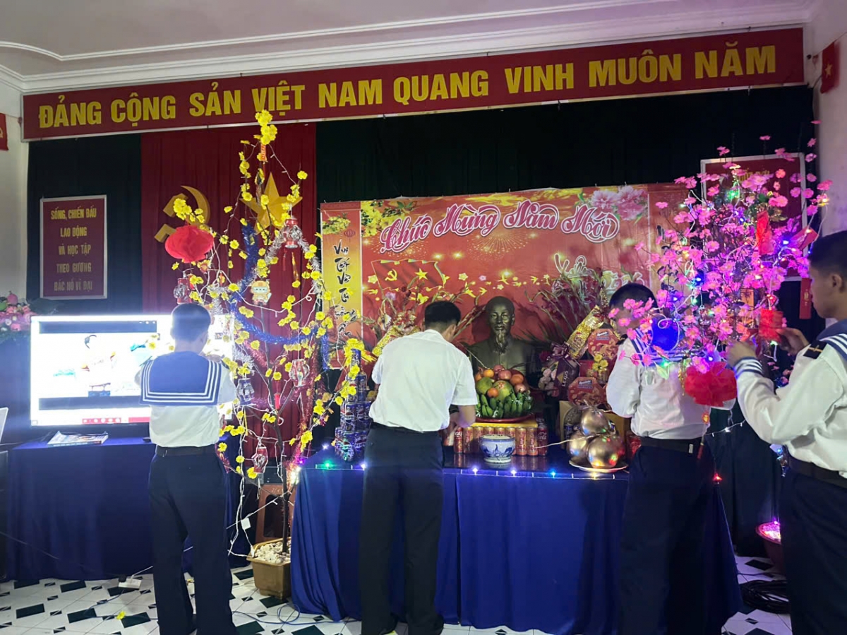  CBCS trang trí phòng đón Xuân