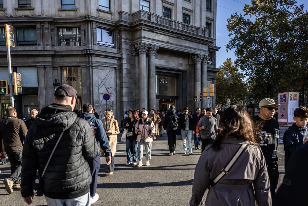 Tây Ban Nha kỳ vọng giải quyết vấn đề thiếu hụt lao động nhờ hợp pháp hoá người di cư. Ảnh: Bloomberg