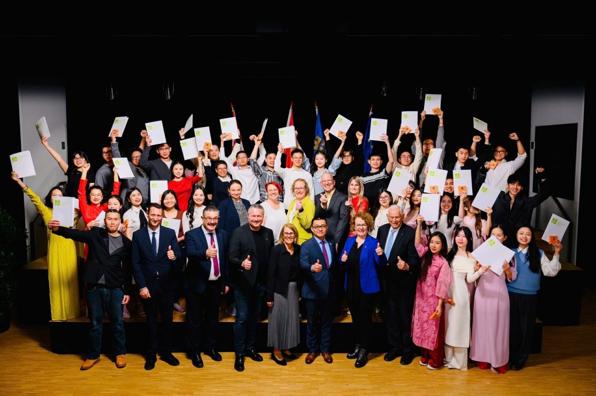 Lễ tốt nghiệp khóa điều dưỡng đầu tiên của các học viên Việt Nam theo học tại trường Đại học IMC Krems, Cộng hòa Áo.