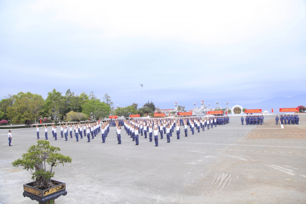 Đồng diễn thể dục, võ tay không