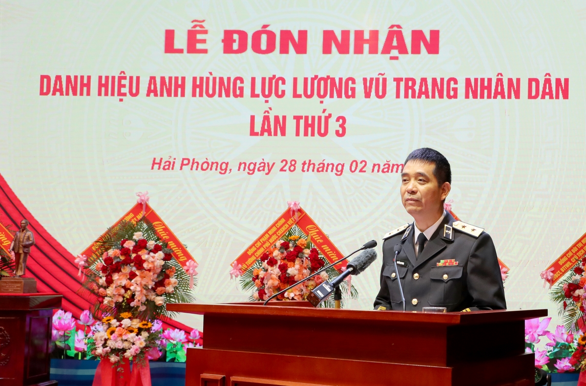 Đồng chí Phó Đô đốc Nguyễn An Phong, Bí thư Đảng uỷ, Chính uỷ Hải quân phát biểu đáp từ tại buổi Lễ.