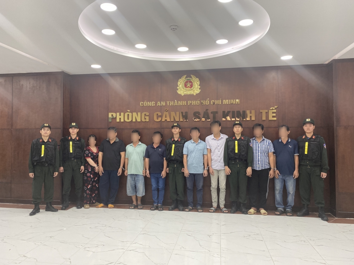 Các đối tượng bị khởi tố.