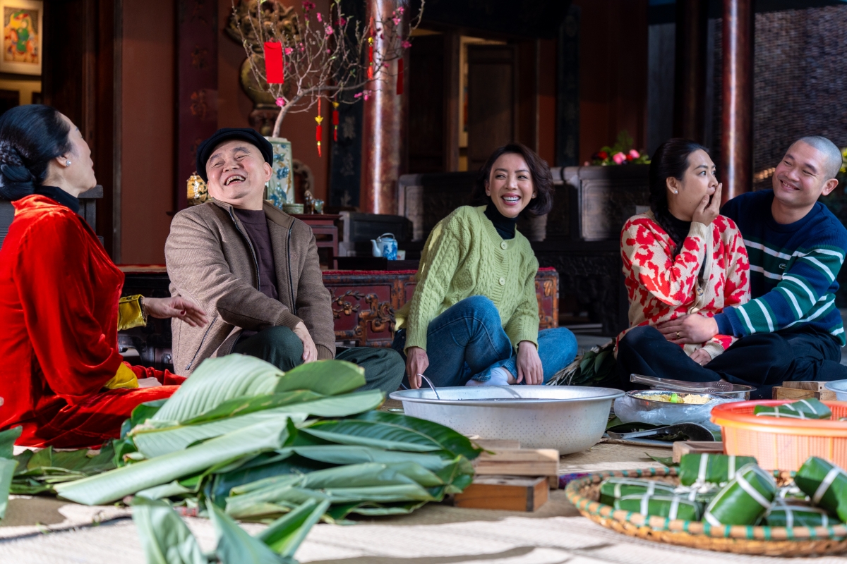 Câu chuyện phim hấp dẫn về gia đình đa thế hệ đan xen yếu tố văn hóa truyền thống khiến bộ phim càng phù hợp trong không khí đầu xuân Bính Ngọ