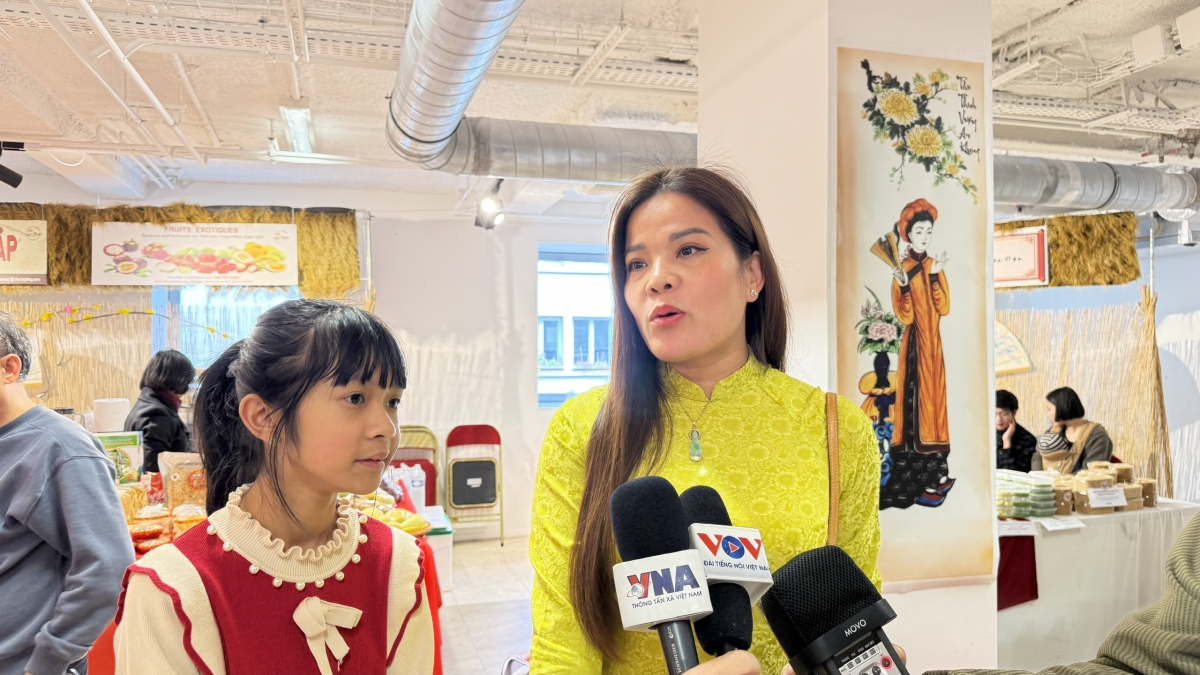 Chị Mai Kim Ngọc, Việt kiều tại Pháp cảm nhận thấy không khí của quê hương đất nước và rất là nhớ về Tết quê hương