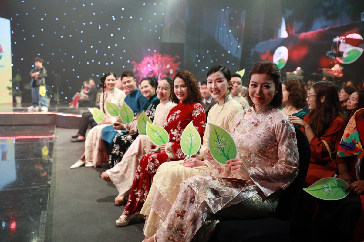 Chương trình có sự tham gia của những nghệ sĩ, diễn viên, ca sĩ nổi tiếng