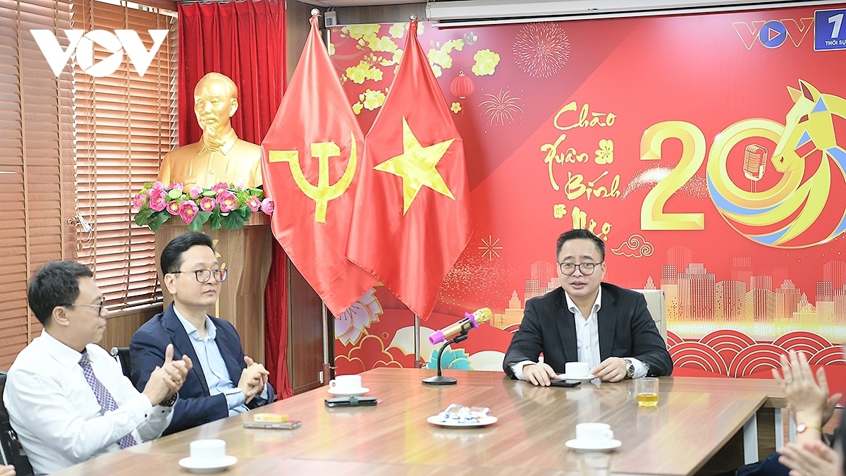 Phó Tổng giám đốc Phạm Mạnh Hùng thăm, động viên, chúc Tết Kênh Thời sự VOV1.
 