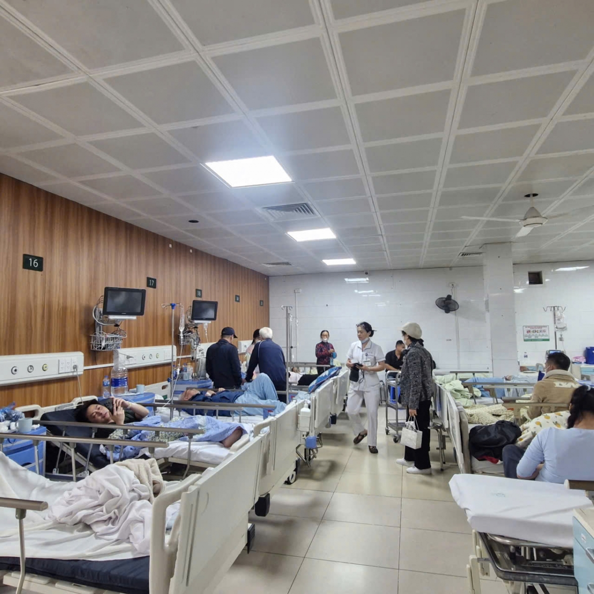 Trung tâm chống độc BV Bạch Mai tiếp nhận hàng chục trường hợp ngộ độc thức ăn, rượu bia, thuốc trừ sâu.... dịp Tết