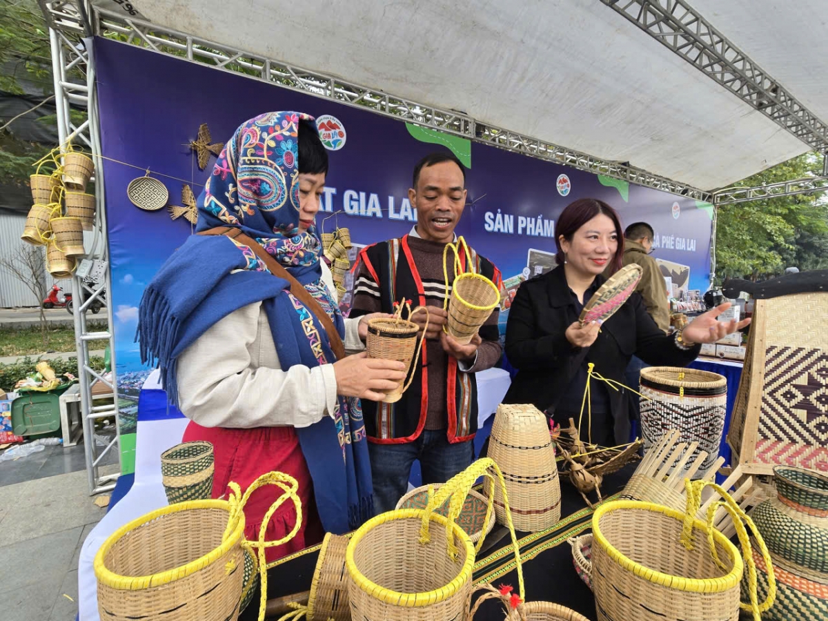Gian hàng giới thiệu sản phẩm làng nghề truyền thống tỉnh Gia Lai