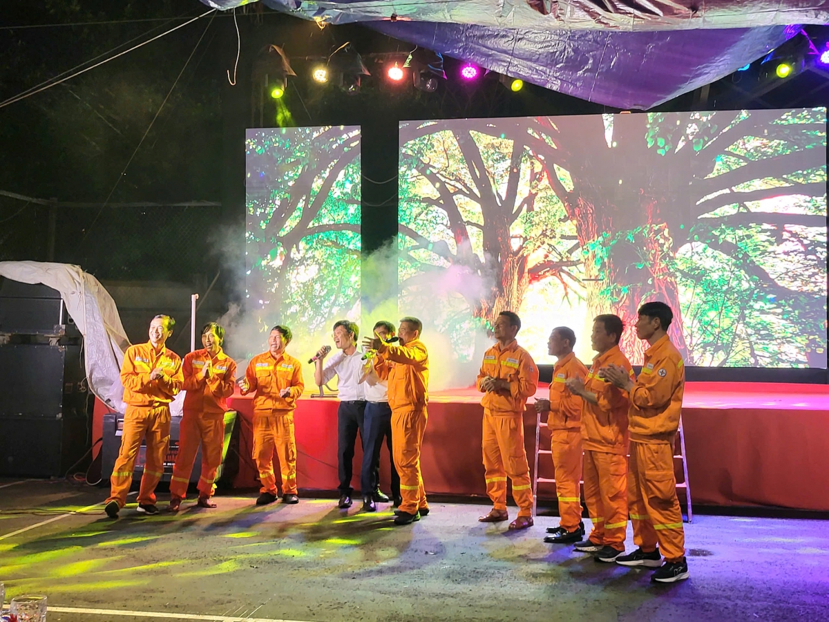 Người lao động TTĐ giao lưu đón Tết sớm tại Truyền tải điện Đắk Lắk