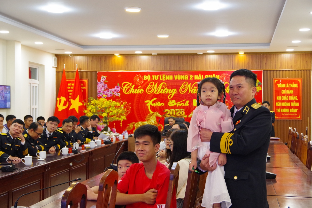 Khoảnh khắc kết nối từ đất liền đến nhà giàn DK1