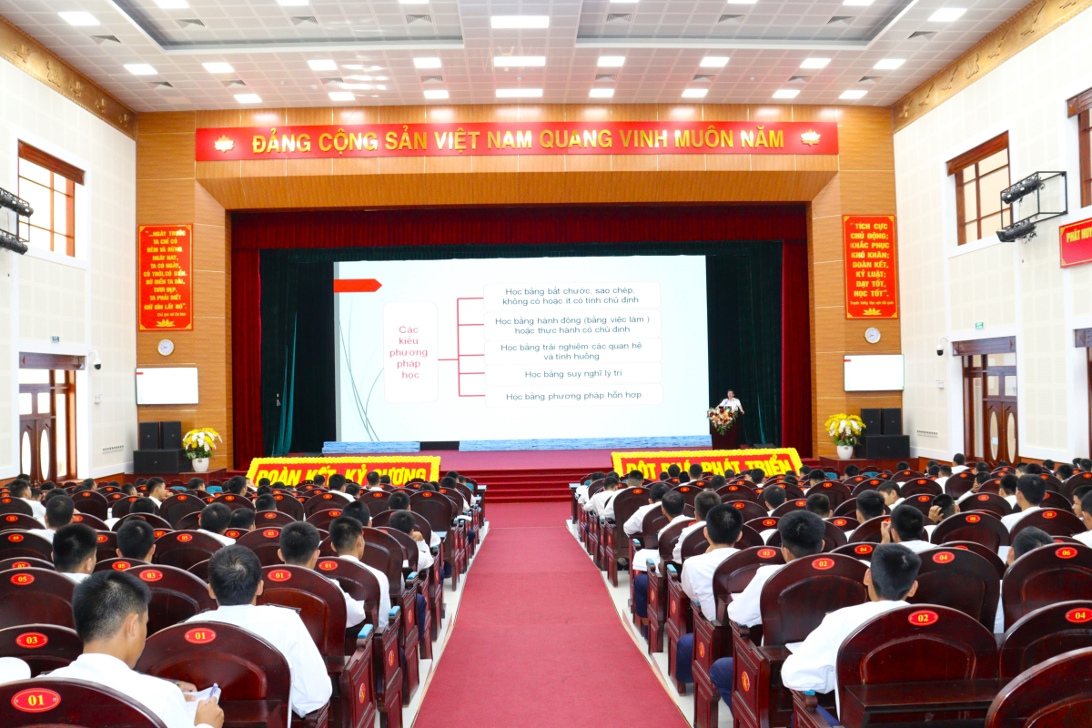 Học viên được nghiên cứu, tìm hiểu về phương pháp học tập đại học