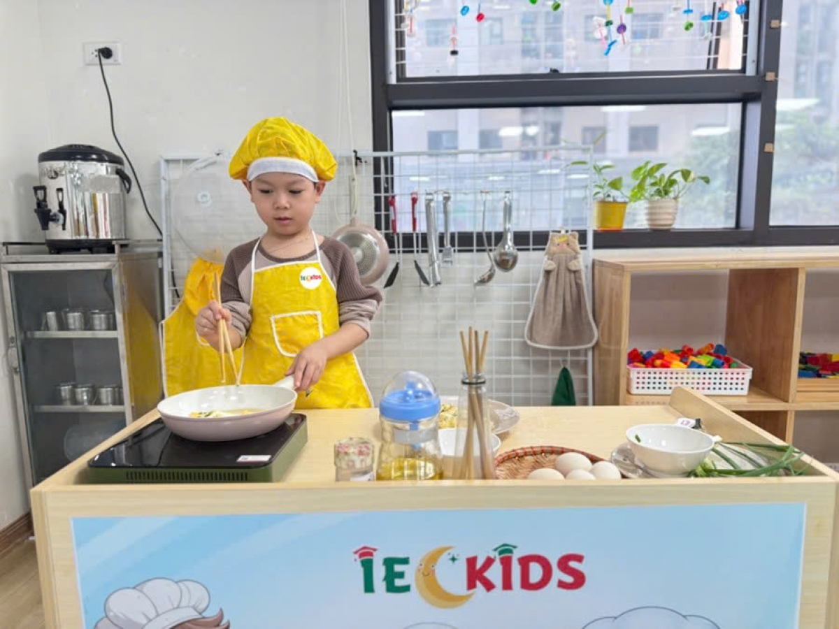 Hoạt động “Đầu bếp Nhí” của trẻ Mẫu giáo lớn 5 tuổi