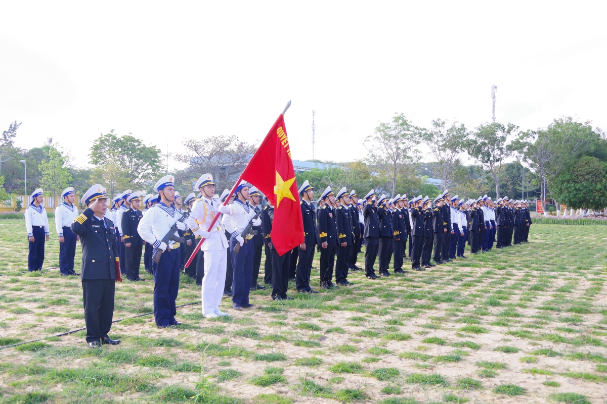 Lễ chào cờ đầu năm của cơ quan, đơn vị tại đất liền