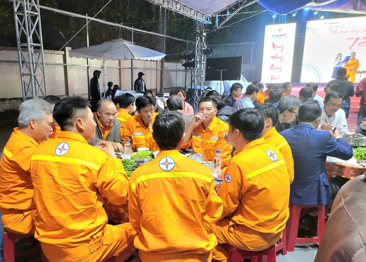 Người lao động TTĐ giao lưu đón Tết sớm tại Truyền tải điện Đắk Lắk