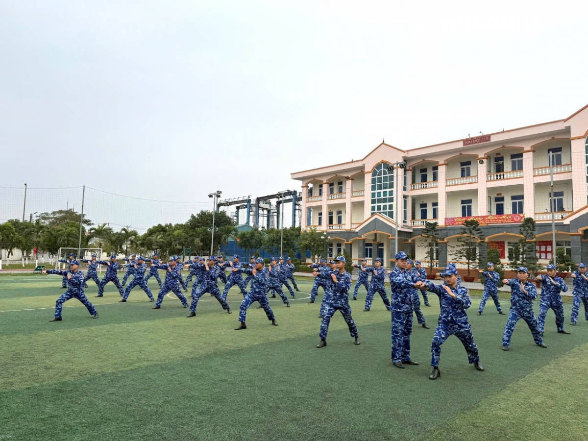 Luyện tập đồng diễn võ thuật chuẩn bị lễ ra quân huấn luyện năm 2026