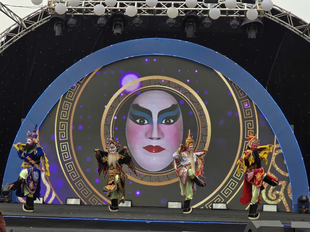 Nghệ thuật tuồng cổ Bình Định cũng được trình diễn trong chương trình "Ngày Gia Lai tại Hà Nội"