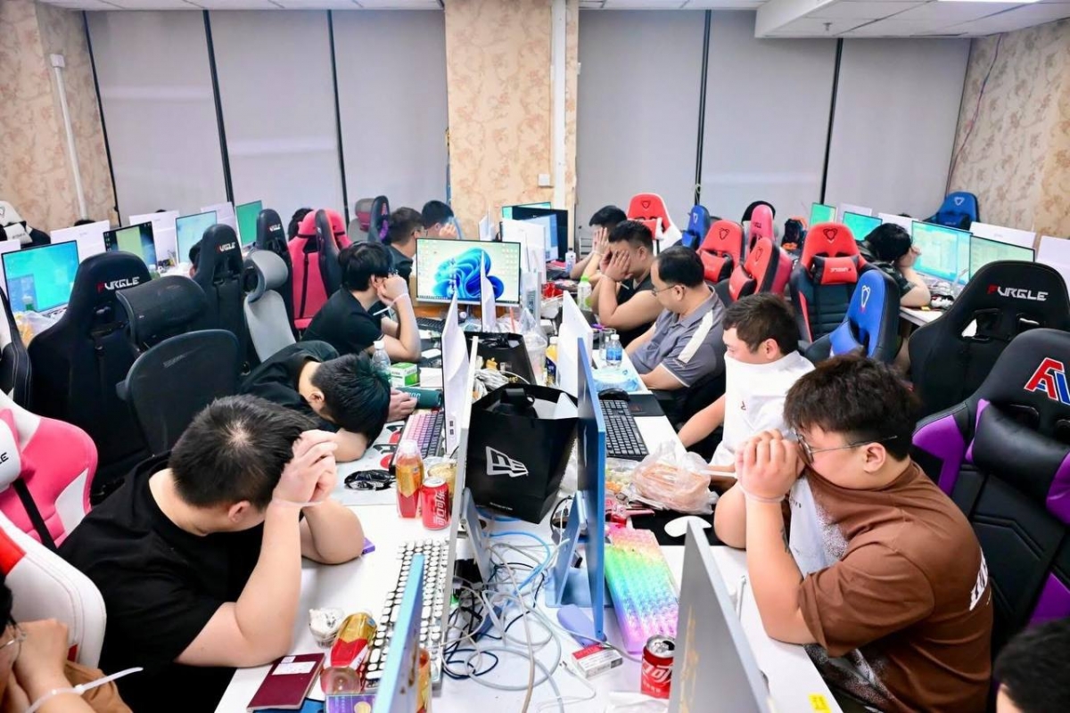 Lực lượng chức năng Campuchia cũng đã tổ chức đột kích một tòa nhà ở thành phố biển Preah Sihanouk, bắt giữ 805 người từ các quốc gia khác nhau.