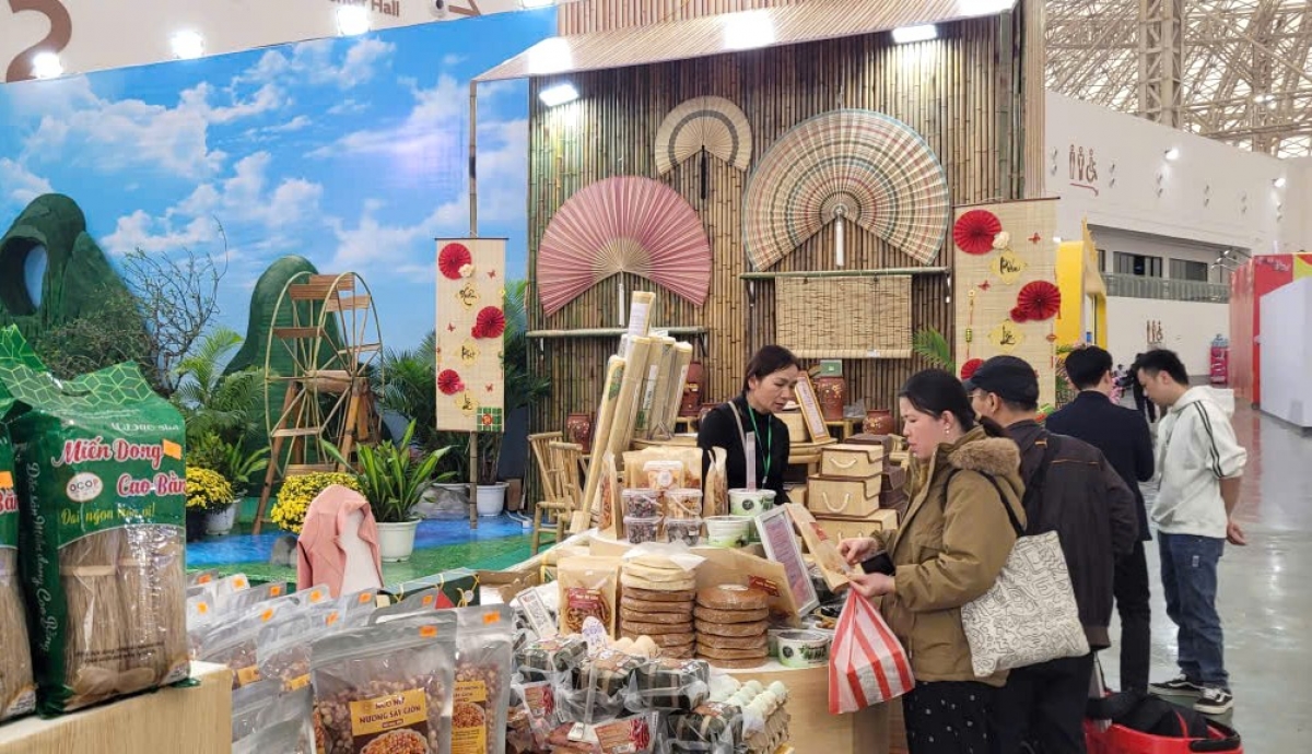 Sản phẩm OCOP đa dạng về chủng loại tại hội chợ Mùa Xuân 2026
