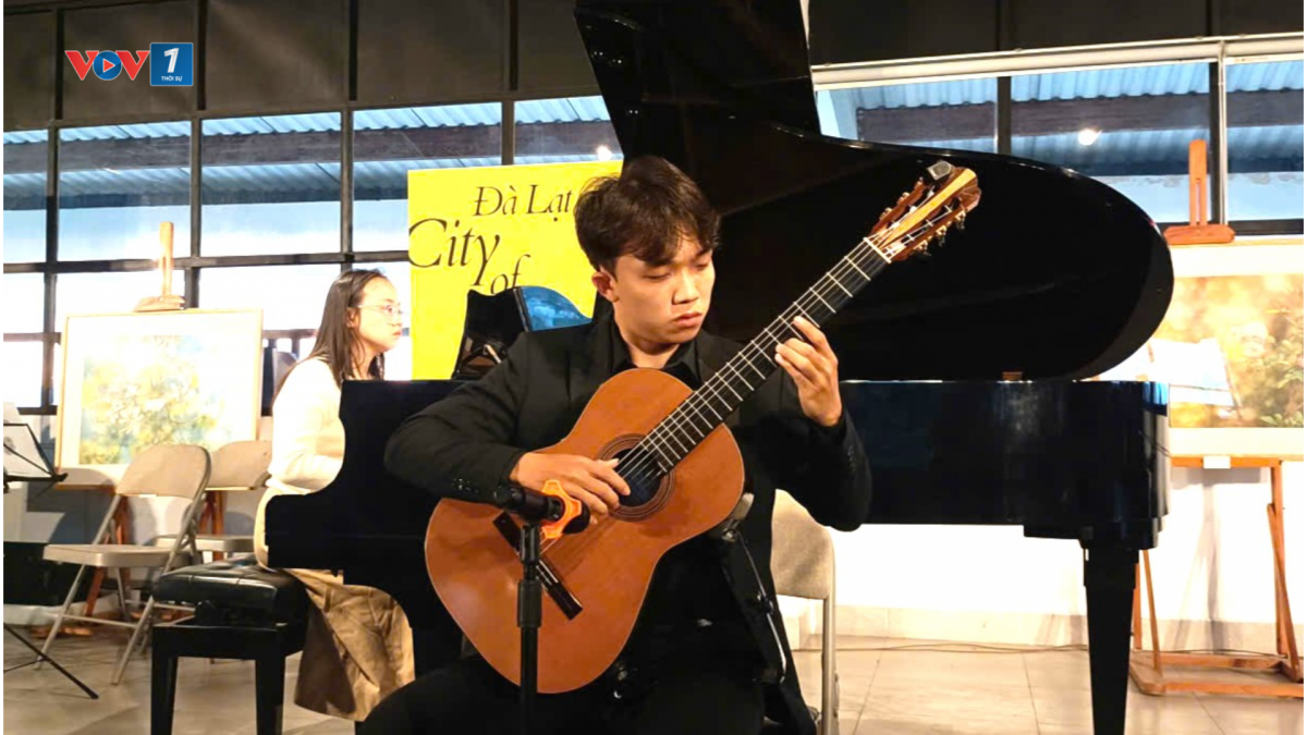 Tham gia Dự án âm nhạc cộng đồng Phố bên đồi các bạn trẻ được học hỏi về sáng tác, biểu diễn từ các chuyên gia, nghệ sỹ trong nước và quốc tế.