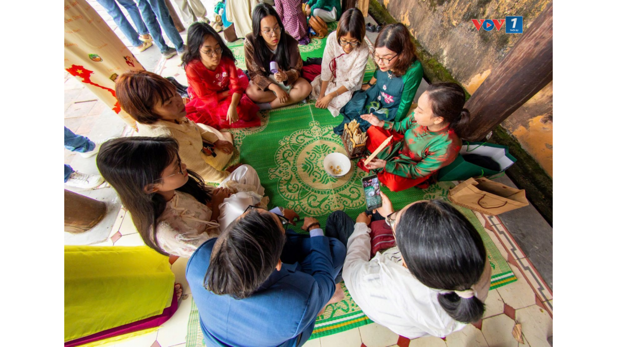 Đổ xăm hường -trò chơi gieo xúc xắc tranh lấy các thẻ ghi học vị trong hệ thống khoa cử xưa