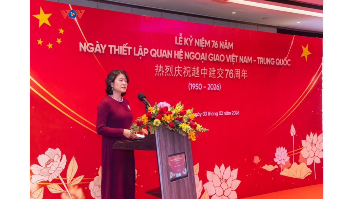 Đồng chí Tiền Hồng Khiết – Phó Chủ nhiệm Văn phòng Ngoại vụ tỉnh Quảng Đông phát biểu tại Lễ Kỷ niệm (Ảnh:Tổng Lãnh sự quán cung cấp)