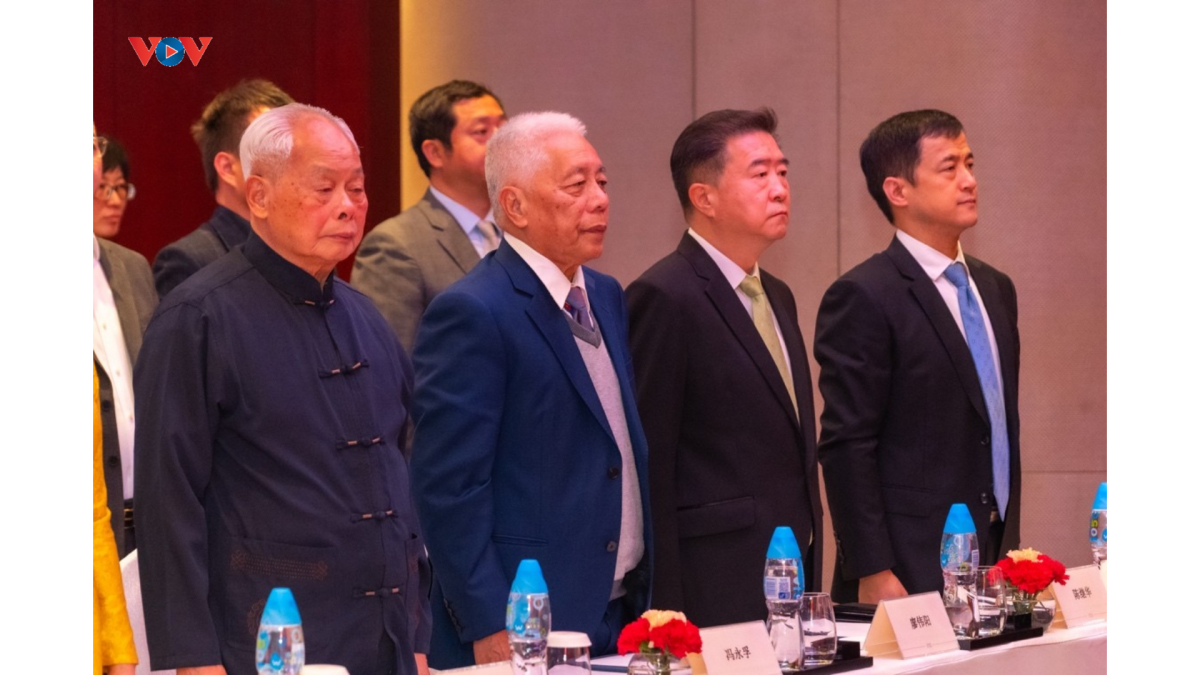 Nhân sự hữu nghị Trung Quốc tham gia Lễ Kỷ niệm (Ảnh: Tổng Lãnh sự quán cung cấp)