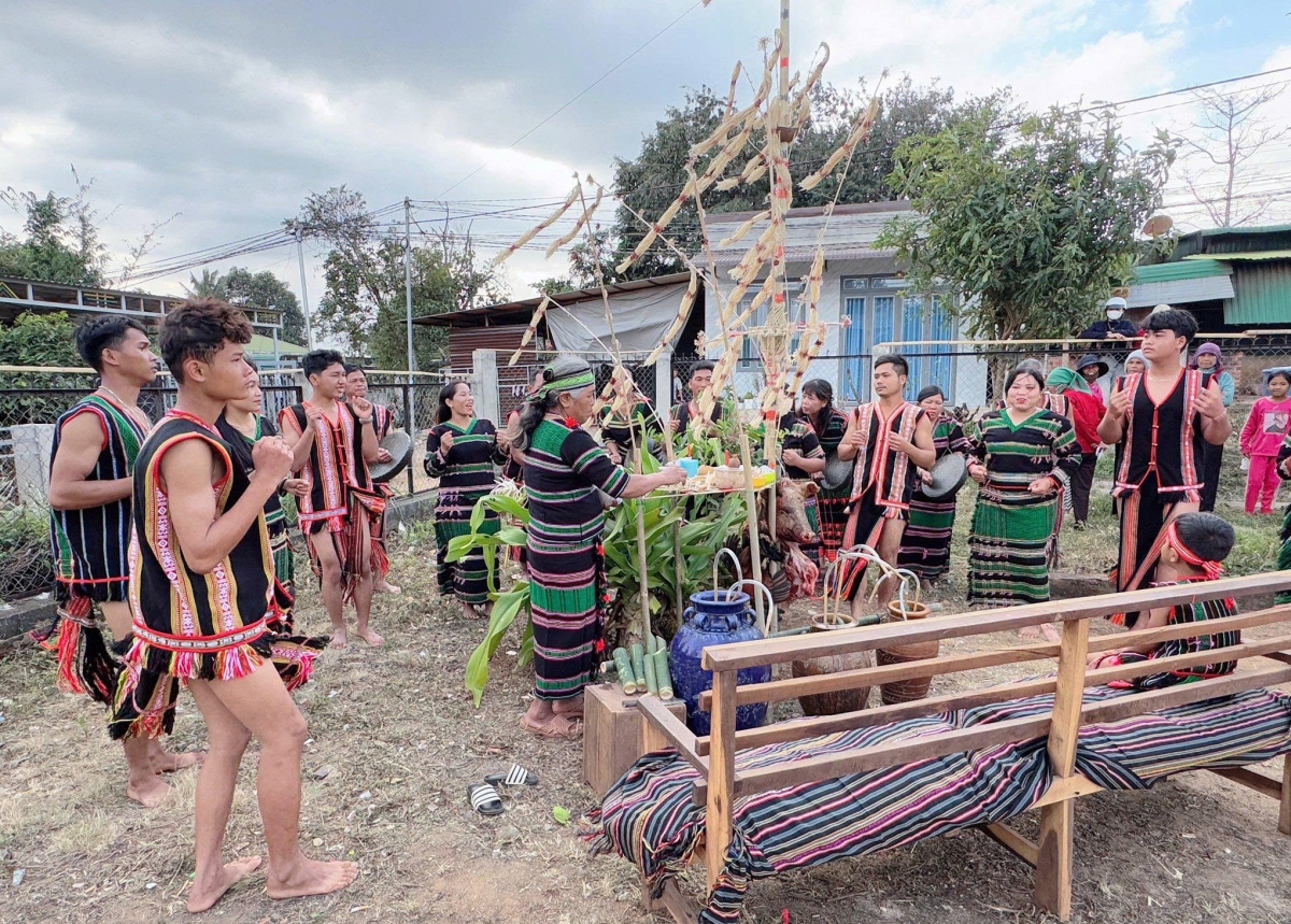 Lễ hội Tăm blang m’prang ƀon cuả người M’nông