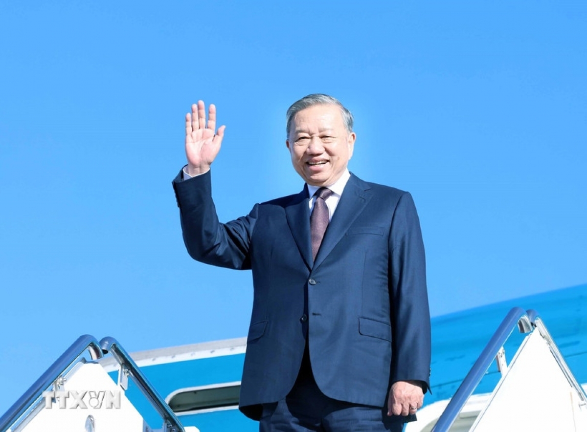 Lễ tiễn Tổng Bí thư Tô Lâm tại sân bay quân sự Andrews. (Ảnh: Thống Nhất/TTXVN)