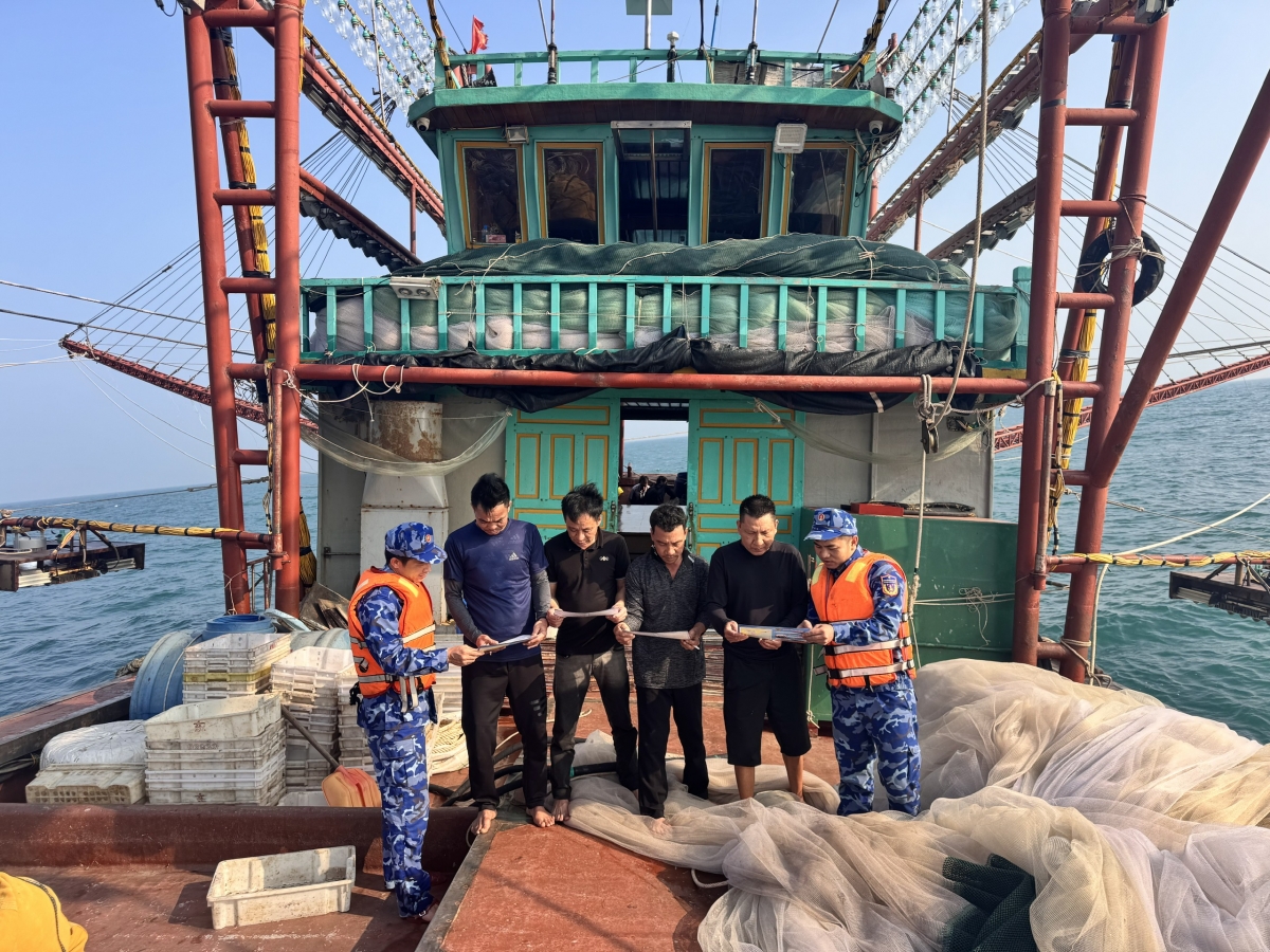 Tuyên truyền IUU cho bà con ngư dân