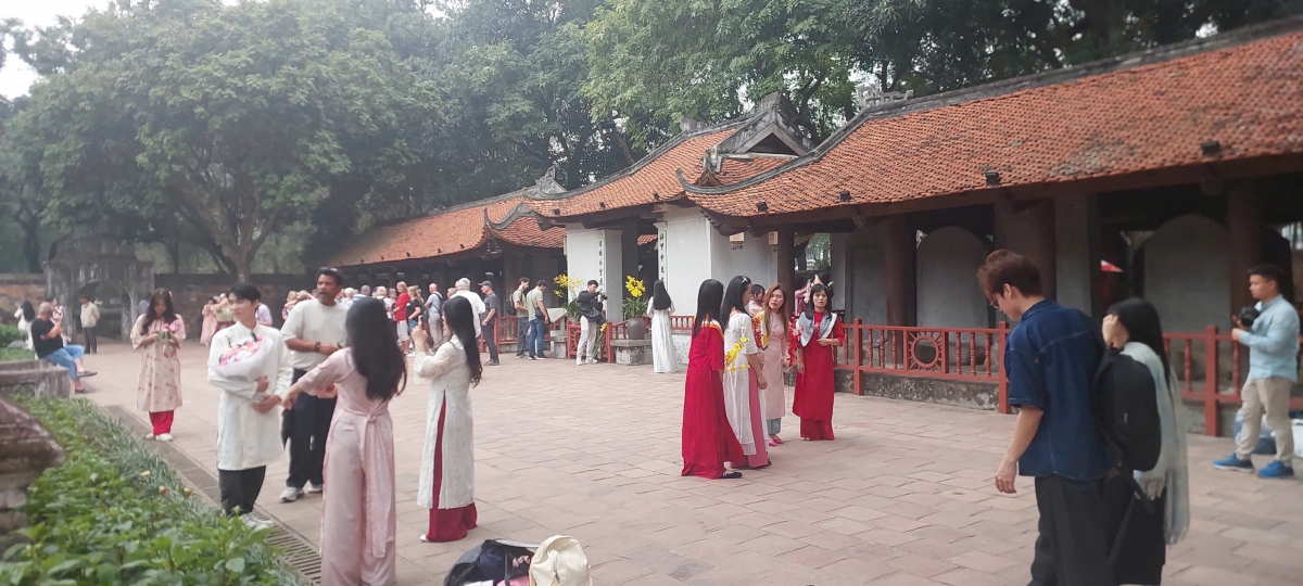 Văn Miếu Quốc Tử Giám - điểm đến hút khách dịp Tết nguyên đán Bính Ngọ