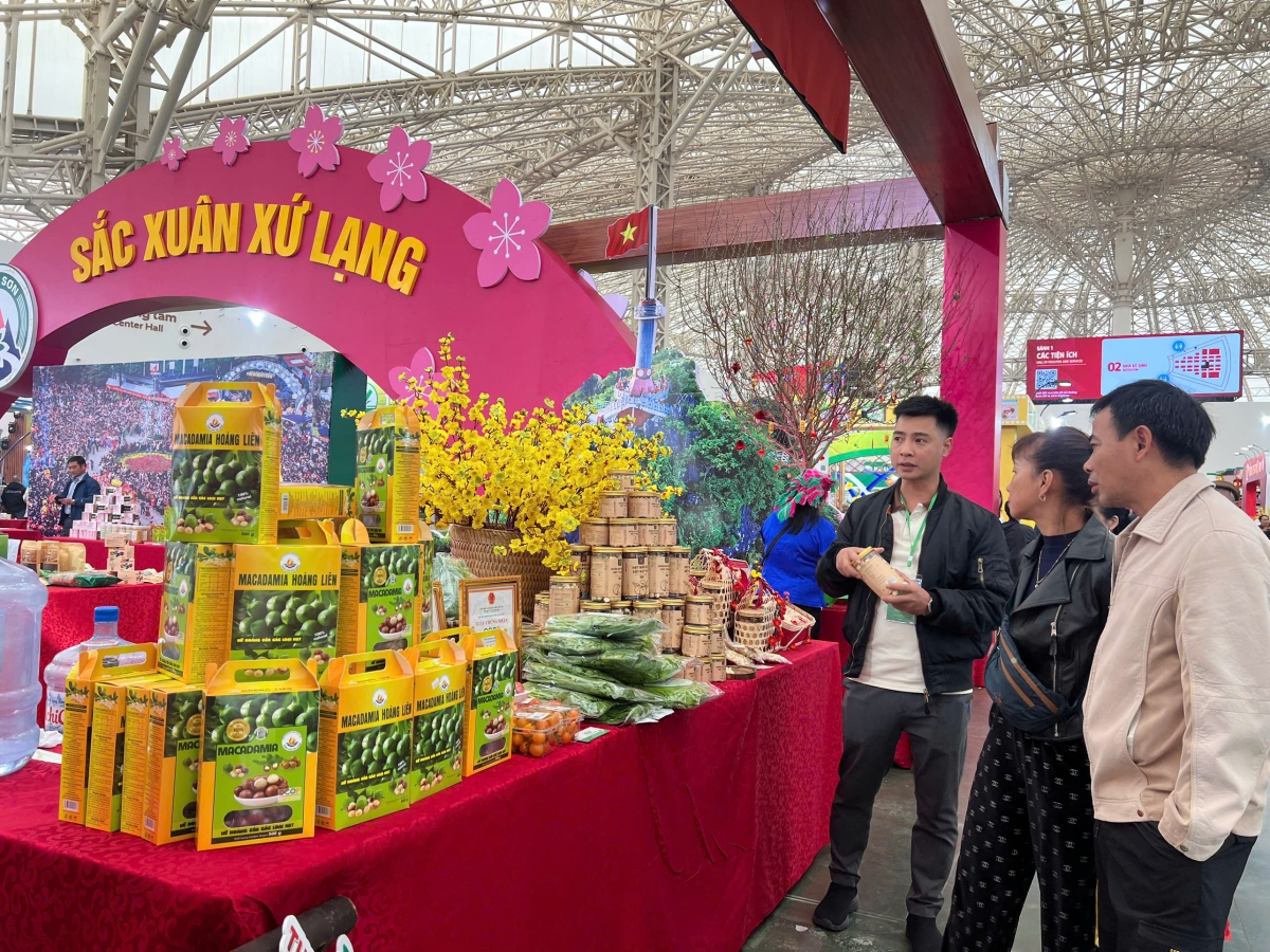 Gian hàng xứ Lạng tại Hội chợ