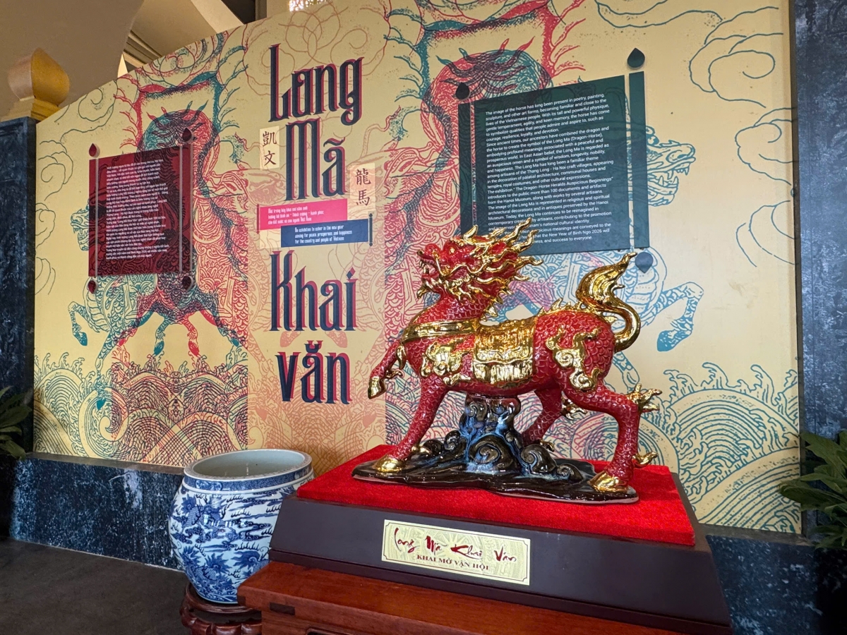Tác phẩm trưng bày tại "Long Mã khai văn"