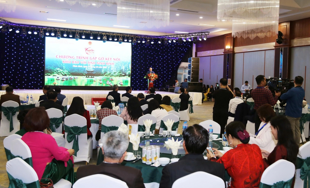 Các kiều bào tiêu biểu tham dự Chương trình Kết nối kiều bào với Ninh Bình