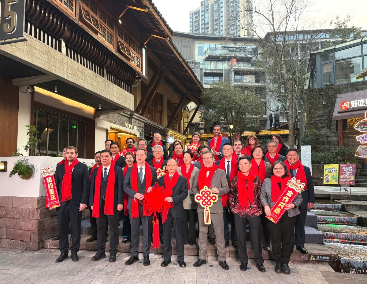 Đại diện các nước tham dự Hội chợ