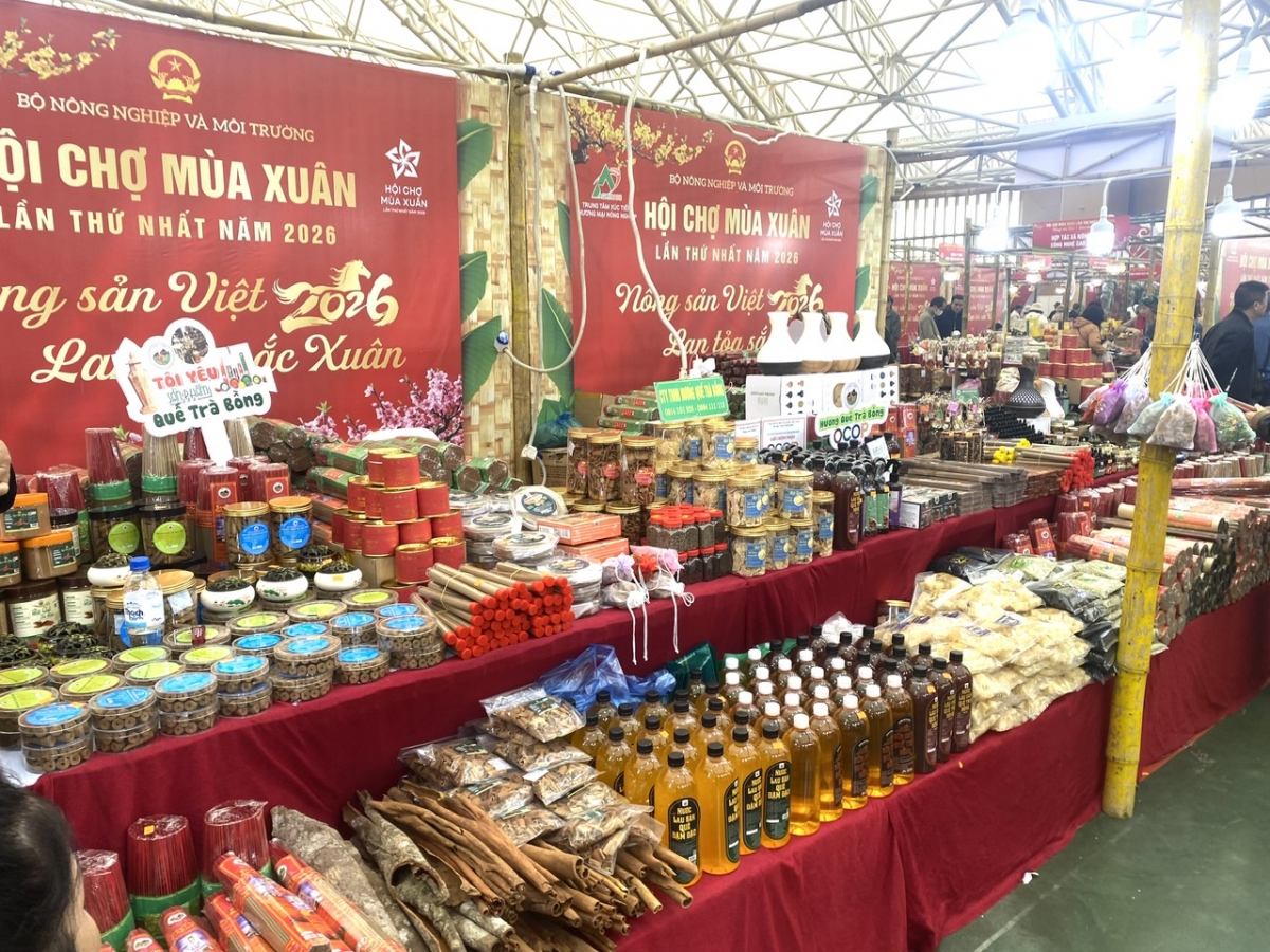 Các mặt hàng nông sản, thực phẩm an toàn và đặc sản vùng miền nhận được sự quan tâm đặc biệt tại Hội chợ