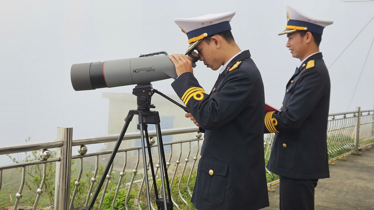 Quan sát trong điều kiện mây mù