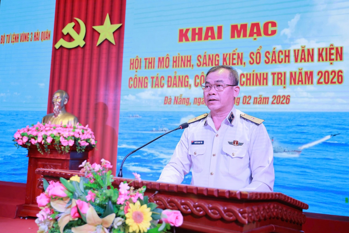  Chuẩn Đô đốc Nguyễn Đăng Tiến phát biểu khai mạc