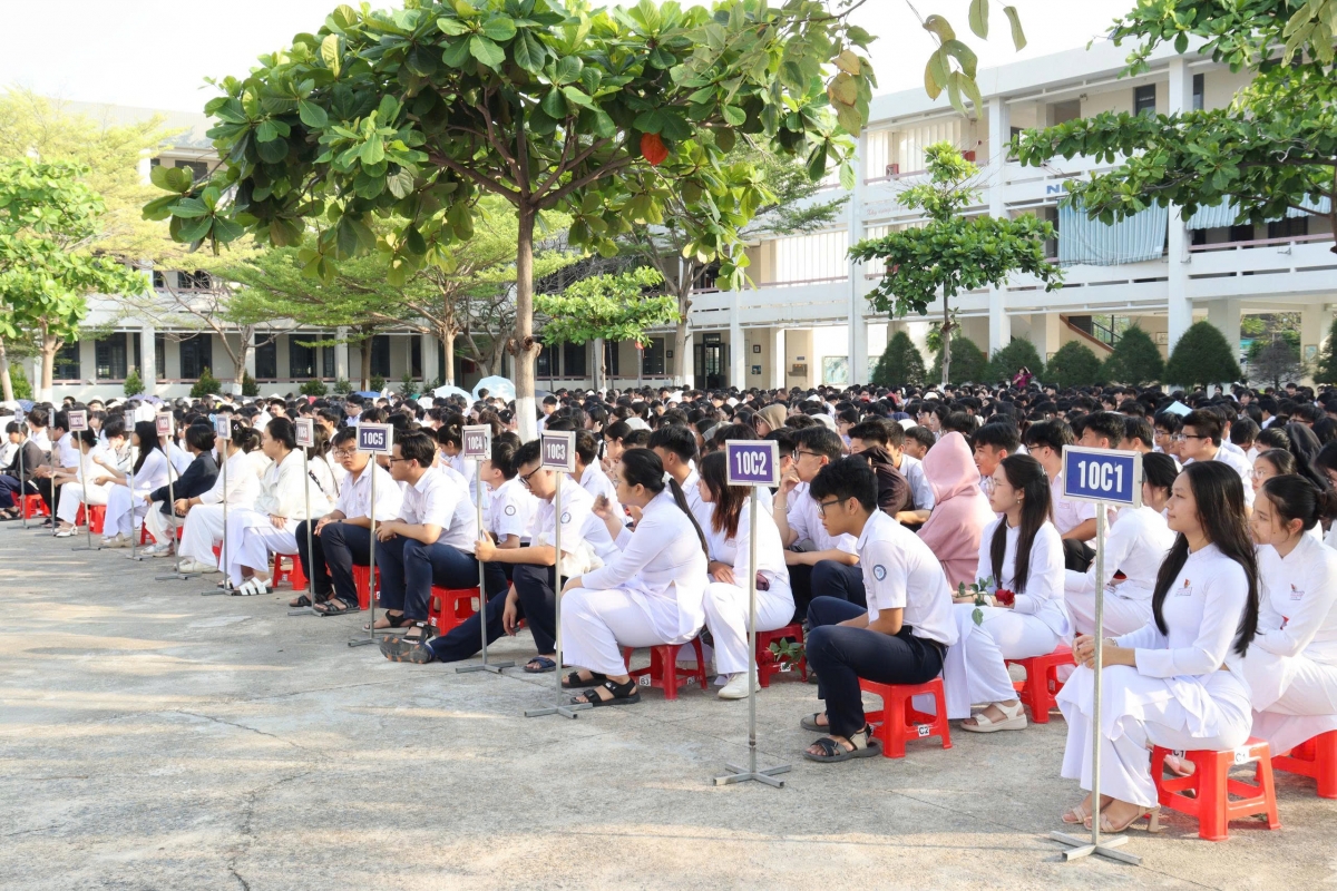 Học sinh tham gia Chương trình tuyên truyền biển, đảo Việt Nam và tư vấn hướng nghiệp, tuyển sinh quân sự năm 2026.