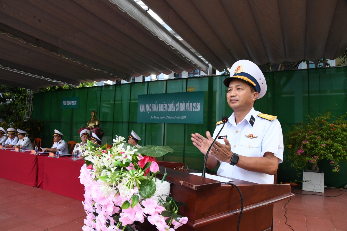 Đại tá Lương Quốc Anh – Phó Tư lệnh Vùng phát biểu khai mạc tại Tiểu đoàn 563b