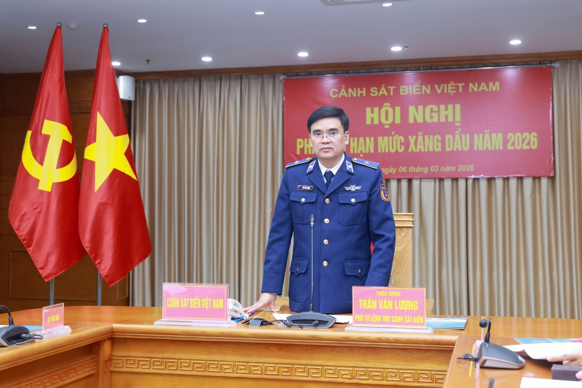 Thiếu tướng Trần Văn Lượng - Phó Tư lệnh Tham mưu trưởng phát biểu chỉ đạo Hội nghị.