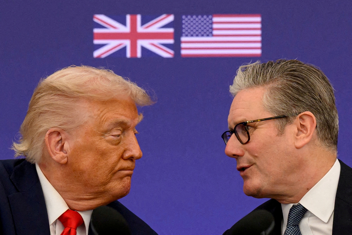Tổng thống Mỹ Donald Trump và Thủ tướng Anh Keir Starmer (ảnh: Reuters)
