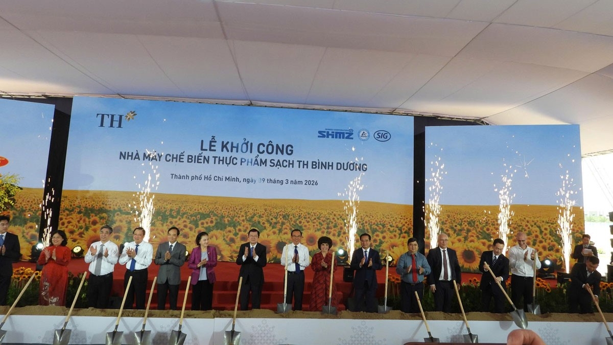 Lễ khởi công nhà máy