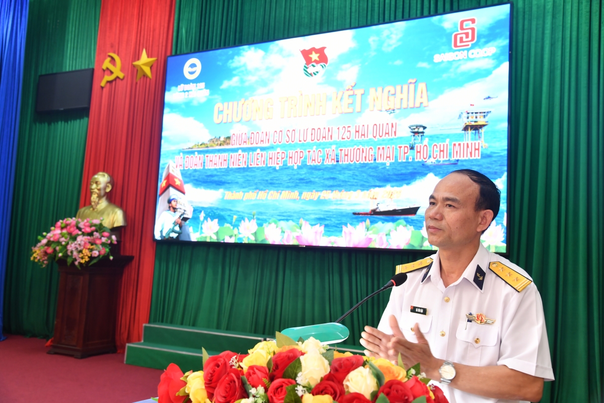 Thượng tá Hà Văn Hậu, Phó Chính ủy Lữ đoàn 125 phát biểu định hướng chương trình ký kết