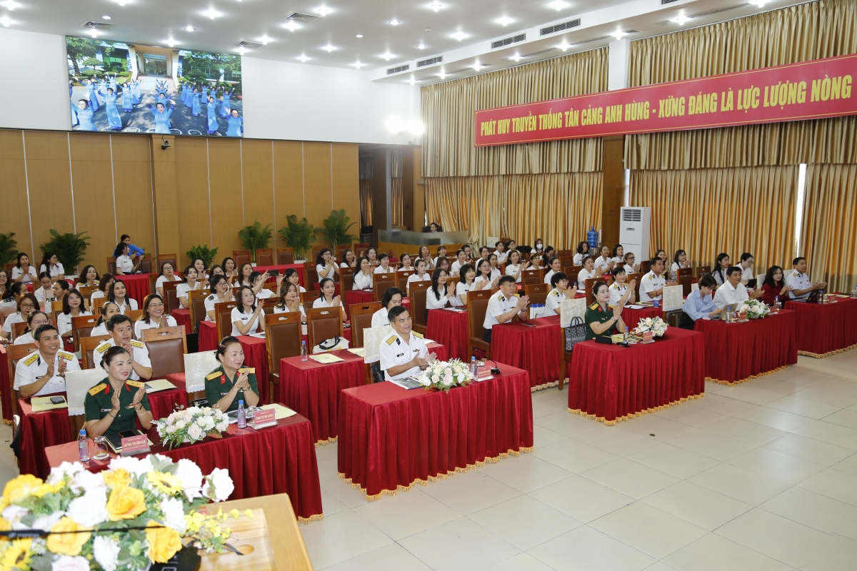 Cán bộ phụ nữ Binh đoàn 20 tham gia lớp tập huấn