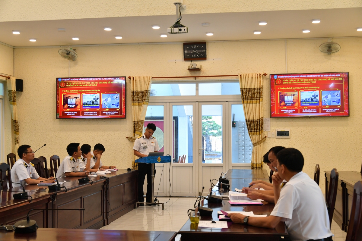 Các thí sinh tham gia phần thi thuyết trình