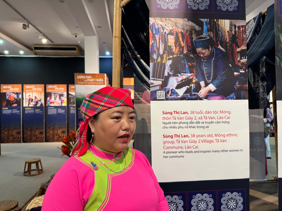 Chị Sùng Thị Lan, dân tộc Mông, xã Tả Van, Lào Cai chia sẻ hành trình tạo sinh kế mới cùng bà con trên rẻo cao