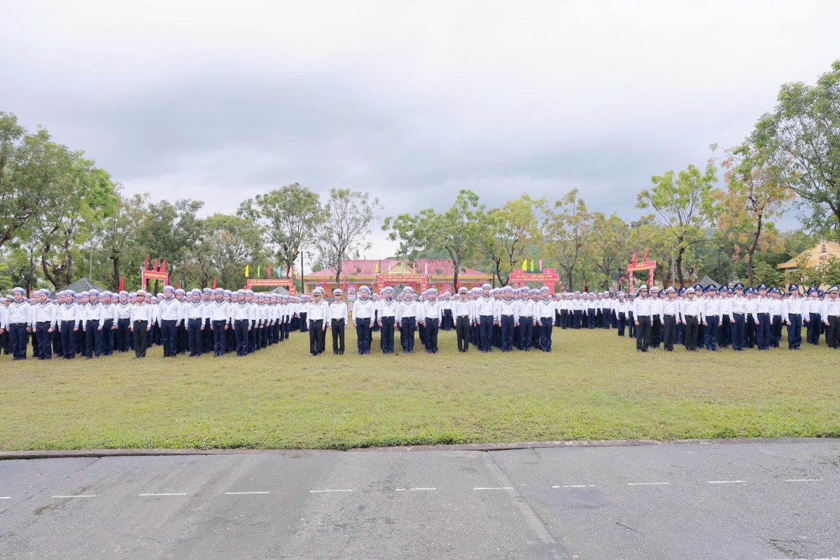 Các chiến sĩ mới sẵn sàng bước vào mùa huấn luyện đầu tiên trong quân ngũ